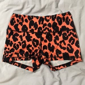 Fleo shorts - high rise original leopard size small